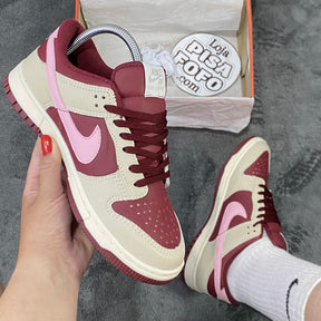 Dunk Low Valentine's Day Bege & Vinho