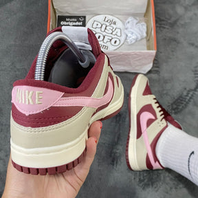 Dunk Low Valentine's Day Bege & Vinho