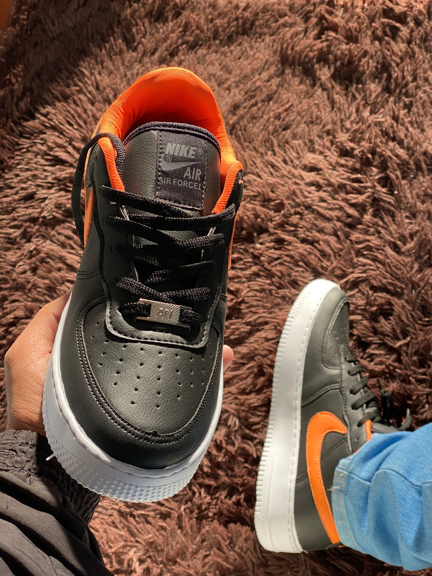 Tênis Air Force Preto & Laranja