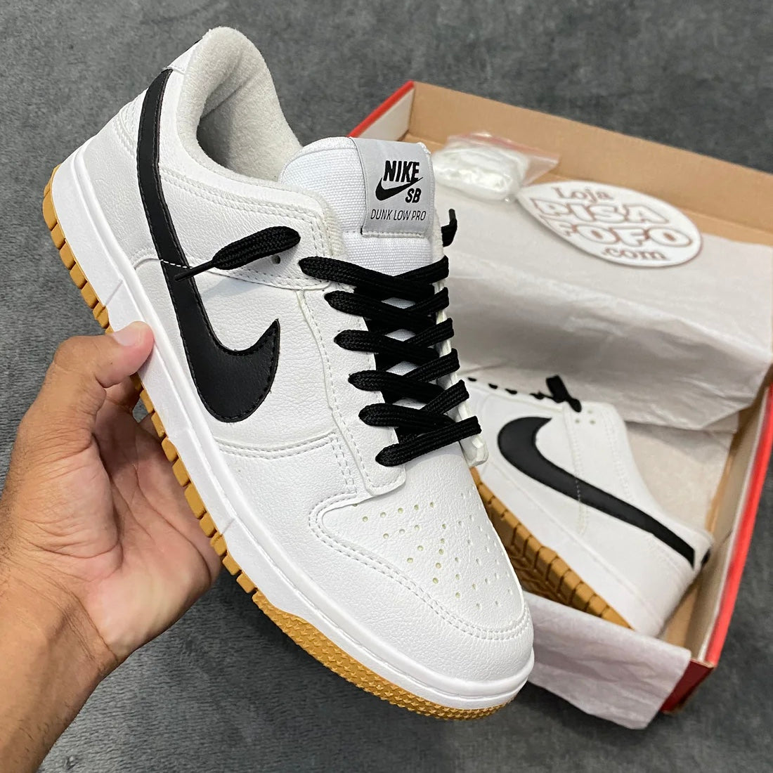 Dunk Low Branco Solado Marrom