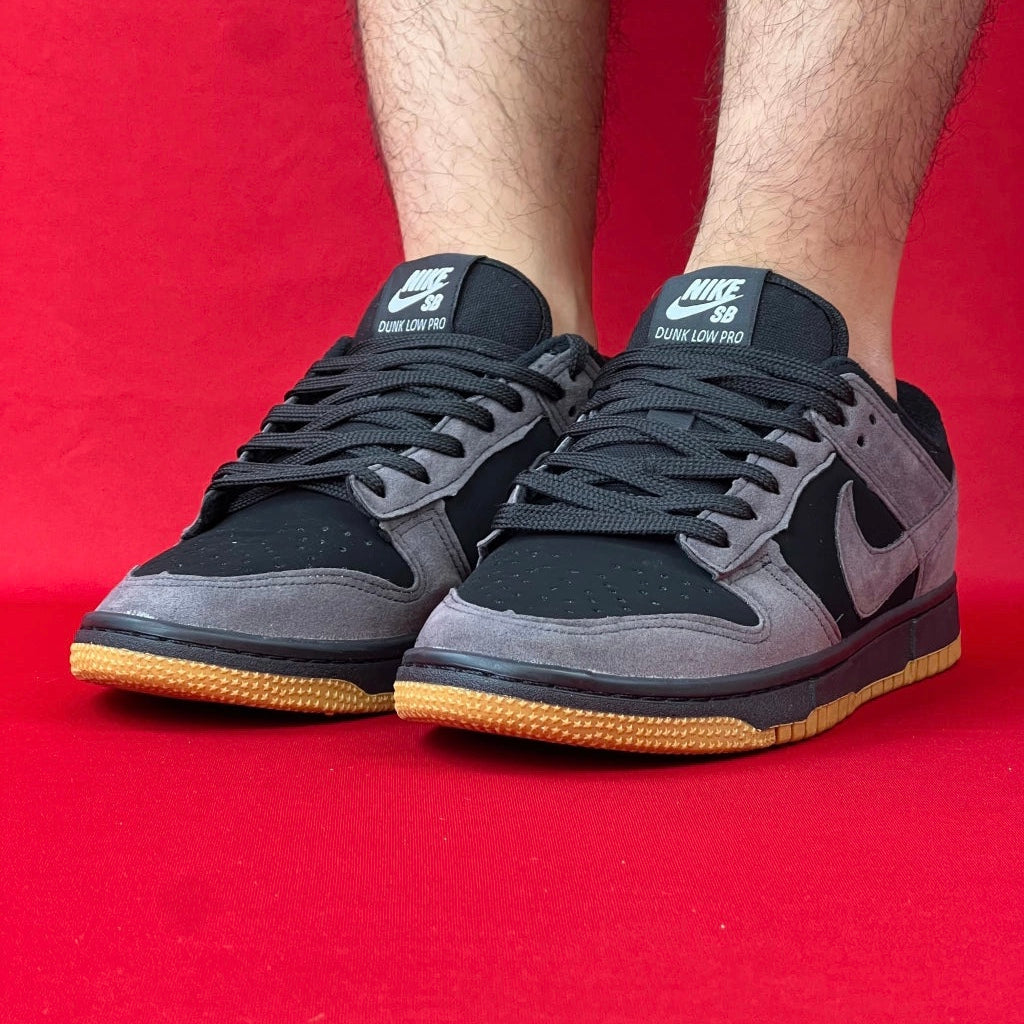 Dunk Low Cinza & Preto Camurça