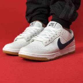 Dunk Low Branco Solado Marrom