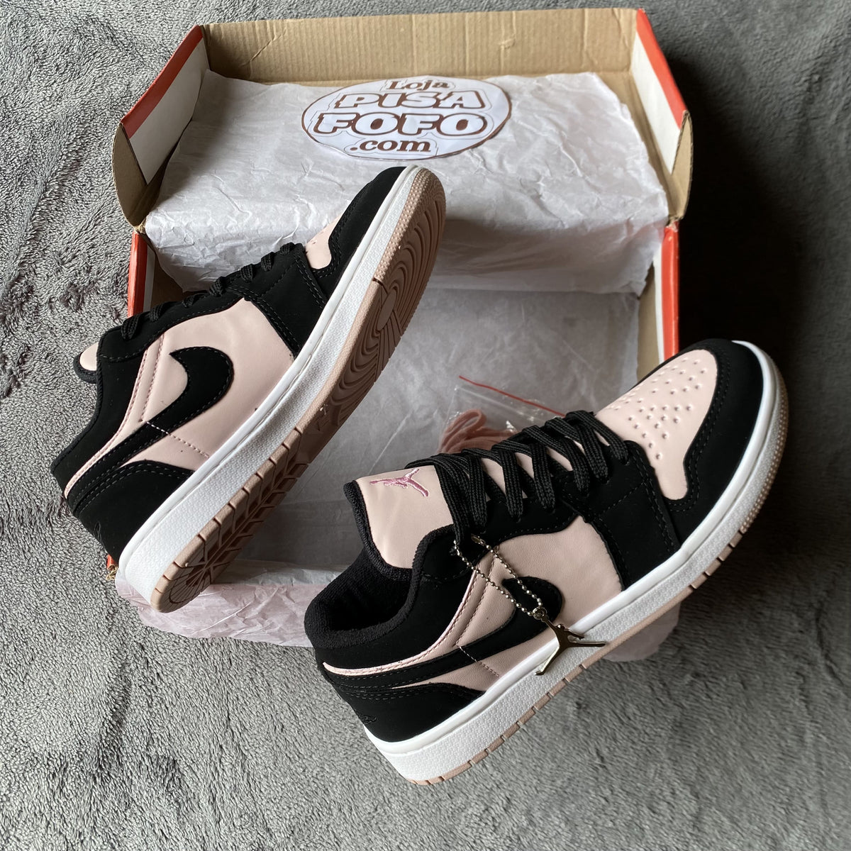 Air Jordan 1 Low Preto & Rosa