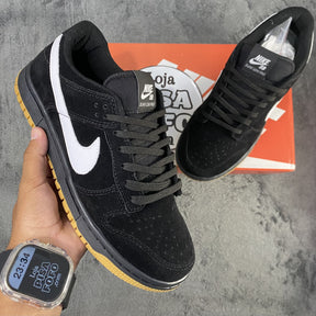 Dunk Low Black Camurça