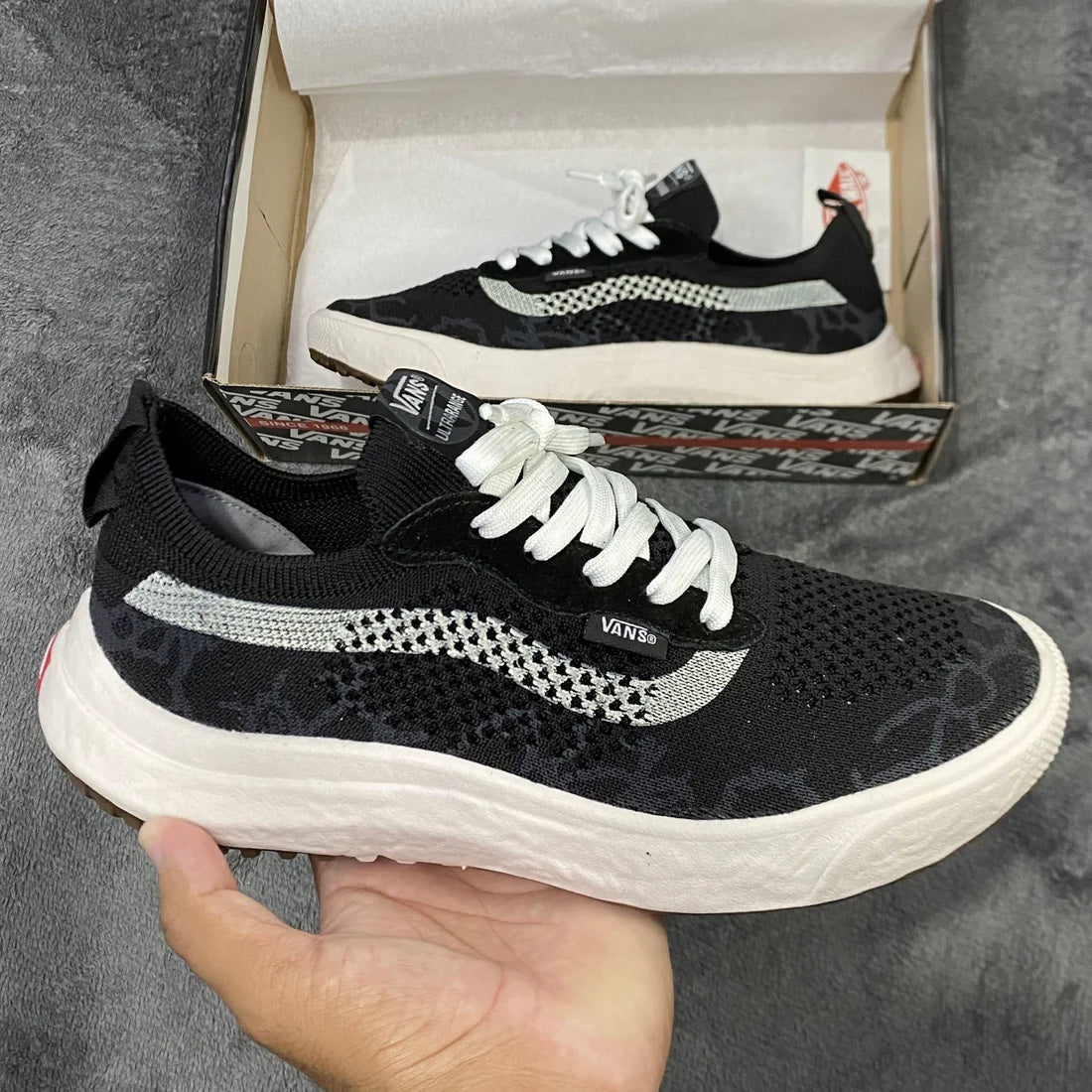 Vans Ultrarange VR3 Preto & Branco